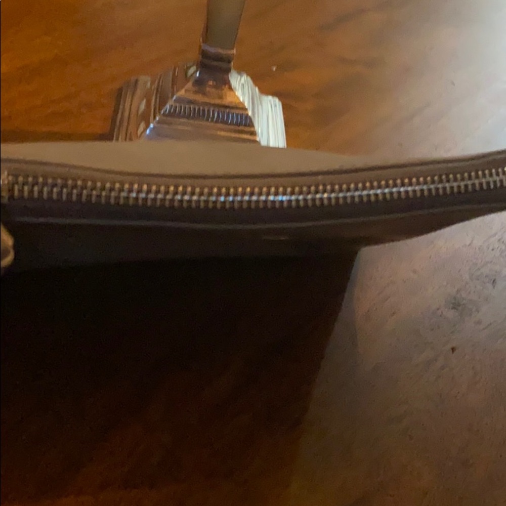 Authentic Tory Burch Wristlet - Picture 5 of 6